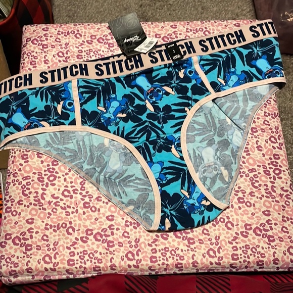 torrid Intimates & Sleepwear Torrid 2x Hipster Disney Stitch